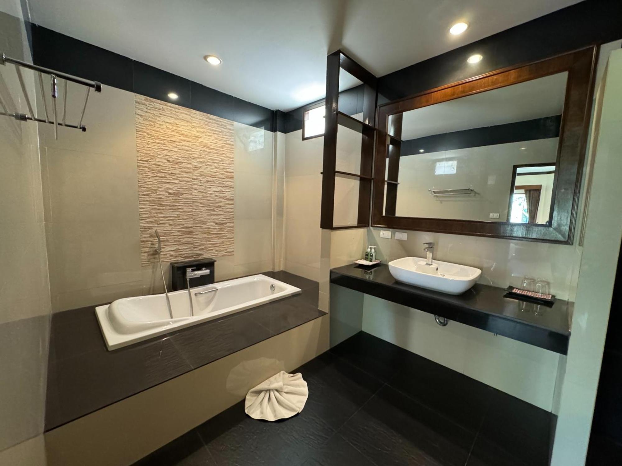 Beach Bungalow At Lanta Resort Ко-Ланта Экстерьер фото