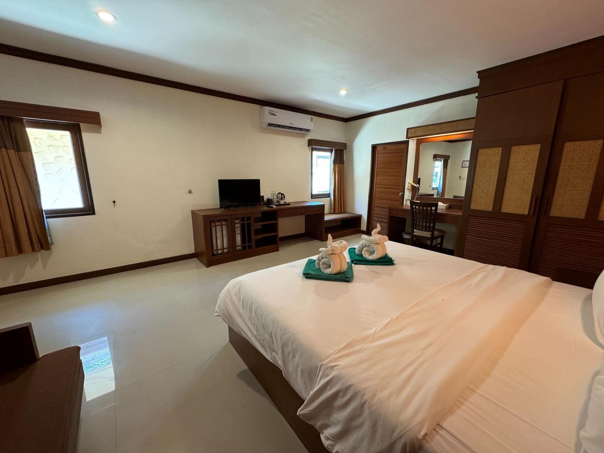 Beach Bungalow At Lanta Resort Ко-Ланта Экстерьер фото