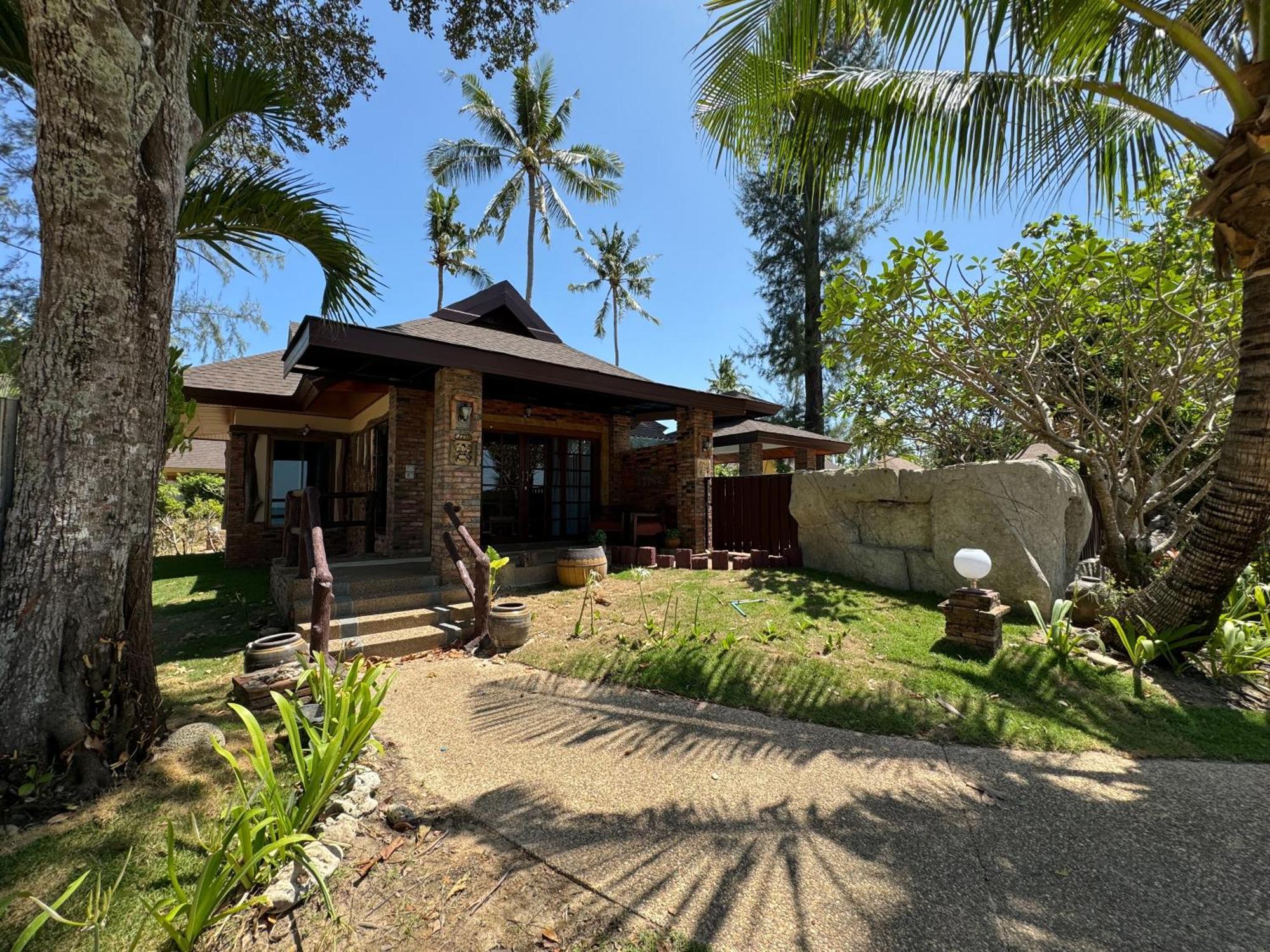 Beach Bungalow At Lanta Resort Ко-Ланта Экстерьер фото