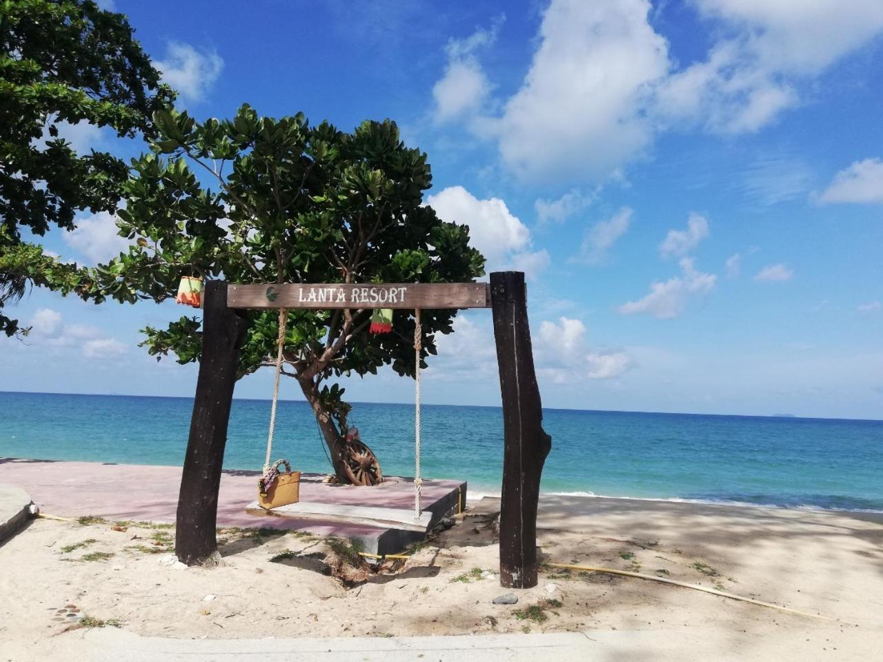 Beach Bungalow At Lanta Resort Ко-Ланта Экстерьер фото