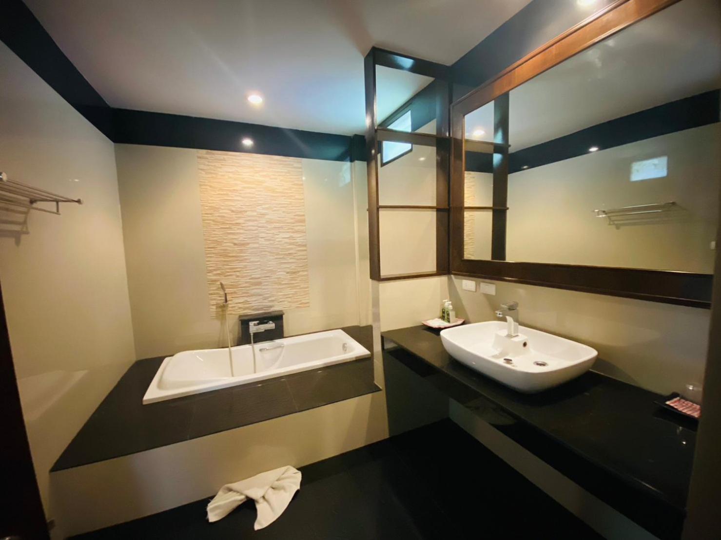 Beach Bungalow At Lanta Resort Ко-Ланта Экстерьер фото