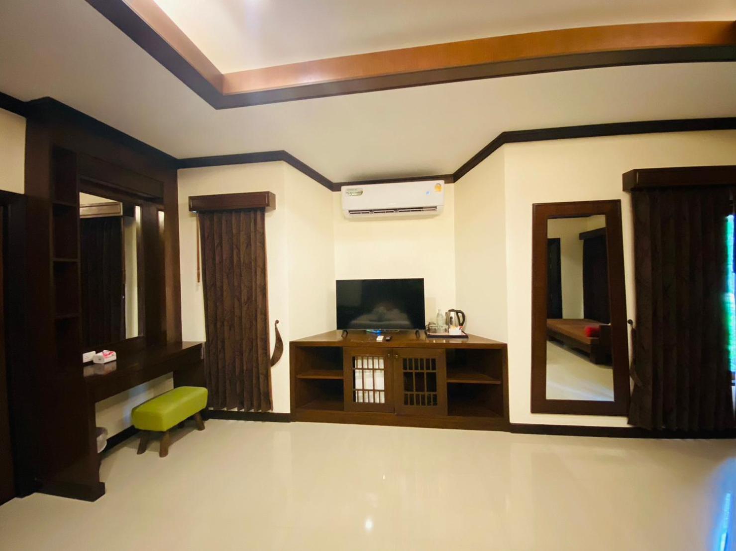 Beach Bungalow At Lanta Resort Ко-Ланта Экстерьер фото