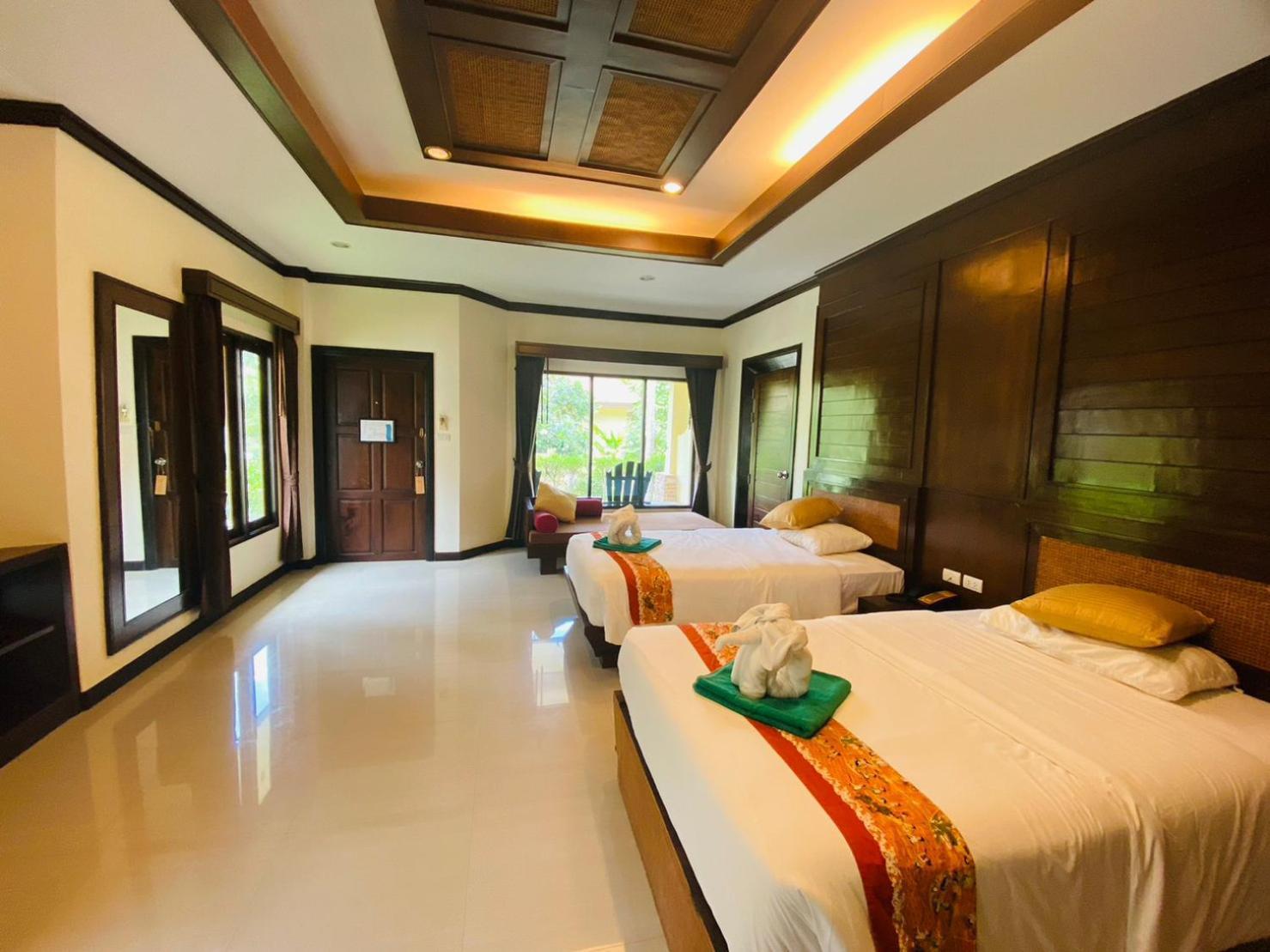 Beach Bungalow At Lanta Resort Ко-Ланта Экстерьер фото